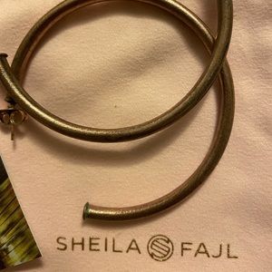 Sheila Fajl America’s Favorite Hoops Earrings 2.5” Rose Gold w/ small dust bag.